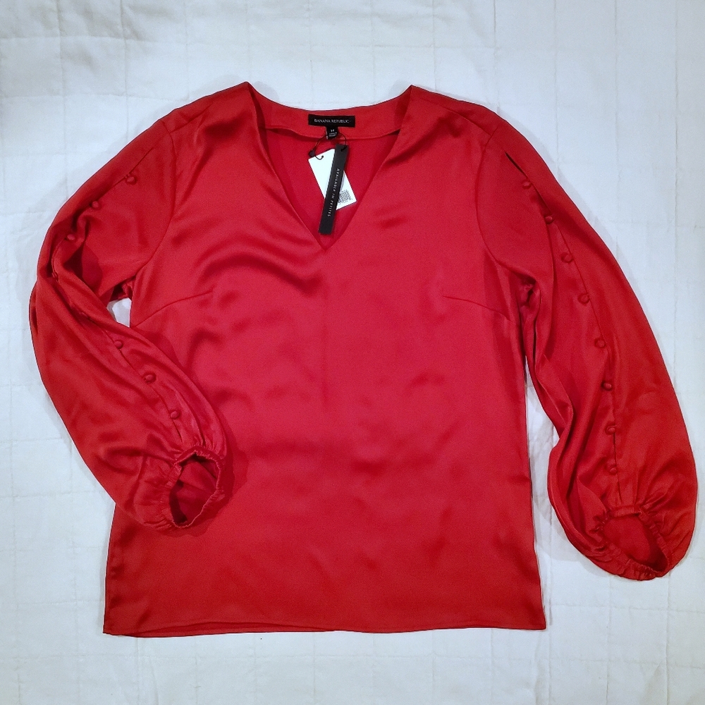 Banana Republic Ruby Red Blouse Sz M NWT